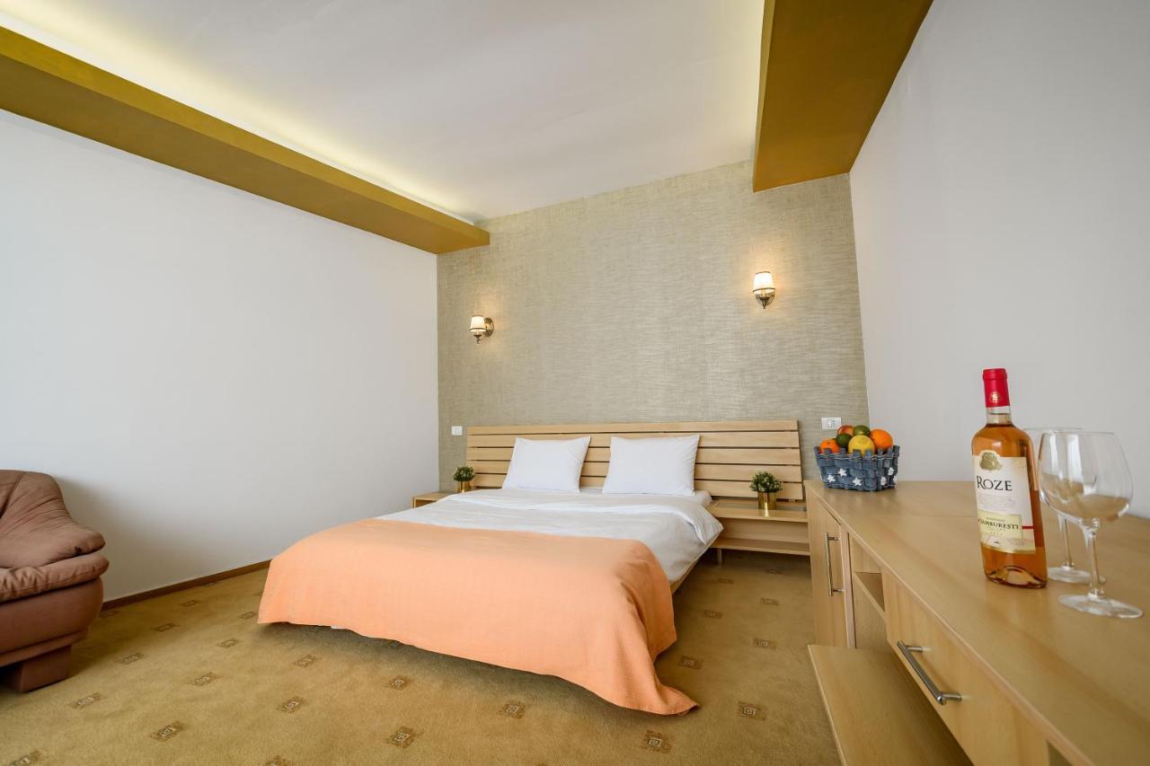 Hotel Andy Km 36 Бухарест Экстерьер фото